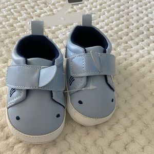 NWT! Shark shoes 0-3 months
